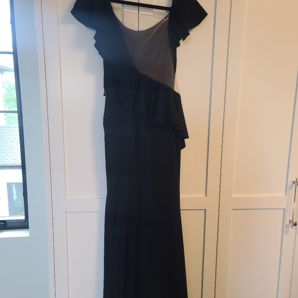 Nicole Bakti gown size 4 - Picture 6 of 9
